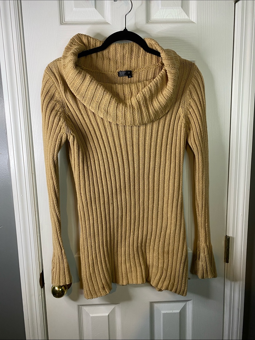 NY Based Tan Ribbentrop Knit Sweater Bell Sleeves Size Small.